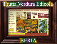 Edicola con frutta e verdura Beria, in piazza Marconi